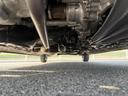 車両前方側の下廻り画像です。エンジン付近から車両中央部までの状態を確認いただけます。◆ご購入前に気になる下廻りの様子を把握したい方は、店頭スタッフまでお問い合わせ下さい。