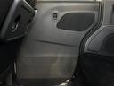落ち着いた色合いが車内になじみ、同乗者の目にも穏やかな印象です。座席まわりがすっきりまとまり、移動中もくつろぎやすい空間です。◆画像認識AIによる推定であり実際と異なる場合があります。