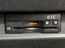 ETC車載器を備えており、対応する料金所ではETCを利用して通過できます。高速道路や有料道路を利用する機会のある方に便利で、料金所での支払いをスムーズにしたい場面に役立ちます。
