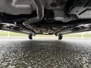 車両前方側の下廻り画像です。エンジン付近から車両中央部までの状態を確認いただけます。◆ご購入前に気になる下廻りの様子を把握したい方は、店頭スタッフまでお問い合わせ下さい。