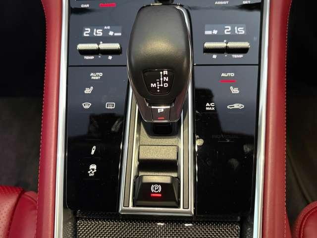 ターボ　ＰＤＫ　４ＷＤ　スポーツクロノＰＫＧ／ＢＯＳＥサラウンド／３６０°カメラ／１８Ｗａｙスポーツシート／４ゾーンオートエアコン／ボルドーレッドフルレザー／カーボンインテリア／Ａｐｐｌｅ　ＣａｒＰｌａｙ（画像64）