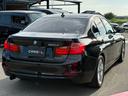 3シリーズ 320d スポーツ HDDナビ/CD/DVD/バックモニター/パーキングセンサー/17インチ純正アルミホイール/革巻きステアリング/ETC/キーレス/オートライト/両席パワーシート/クルーズコントロール/オートエアコン 中古車画像_3
