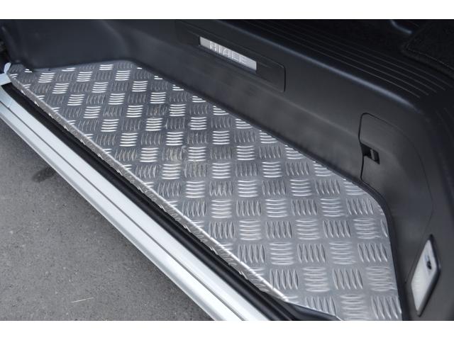 ハイエースバン スーパーＧＬ　ダークプライムＩＩ　ＴＳＳ　両側パワスラ　パノラミックビュー　Ｄインナーミラー　フリップダウン　純正ナビフルセグ　ベットキット（26枚目）