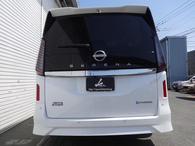 セレナ e-パワー ハイウェイスターV 純正12.3インチワイドディスプレイ&アラウンドビューモニター/両側電動スライドドア/インテリキー/車線逸脱抑制/革巻ステア/ビルトインETC/F&Rソナー/エマブレ/LEDライト/16AW/8人乗(6枚目)
