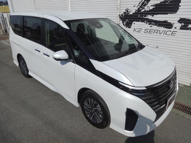 セレナ e-パワー ハイウェイスターV 純正12.3インチワイドディスプレイ&アラウンドビューモニター/両側電動スライドドア/インテリキー/車線逸脱抑制/革巻ステア/ビルトインETC/F&Rソナー/エマブレ/LEDライト/16AW/8人乗(7枚目)