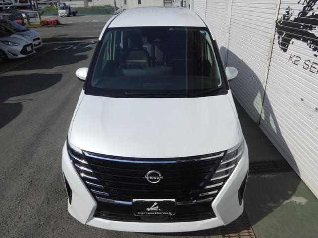 セレナ e-パワー ハイウェイスターV 純正12.3インチワイドディスプレイ&アラウンドビューモニター/両側電動スライドドア/インテリキー/車線逸脱抑制/革巻ステア/ビルトインETC/F&Rソナー/エマブレ/LEDライト/16AW/8人乗(11枚目)