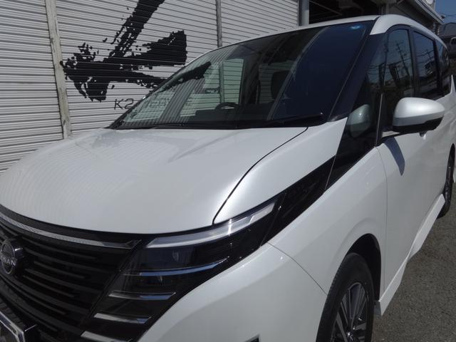 セレナ e-パワー ハイウェイスターV 純正12.3インチワイドディスプレイ&アラウンドビューモニター/両側電動スライドドア/インテリキー/車線逸脱抑制/革巻ステア/ビルトインETC/F&Rソナー/エマブレ/LEDライト/16AW/8人乗(16枚目)