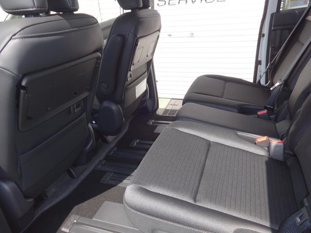 セレナ e-パワー ハイウェイスターV 純正12.3インチワイドディスプレイ&アラウンドビューモニター/両側電動スライドドア/インテリキー/車線逸脱抑制/革巻ステア/ビルトインETC/F&Rソナー/エマブレ/LEDライト/16AW/8人乗(27枚目)