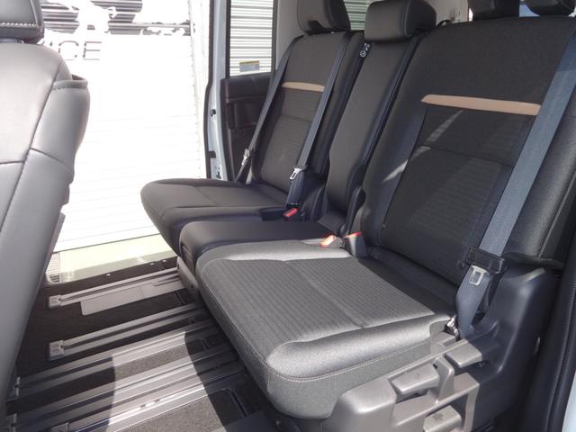 セレナ e-パワー ハイウェイスターV 純正12.3インチワイドディスプレイ&アラウンドビューモニター/両側電動スライドドア/インテリキー/車線逸脱抑制/革巻ステア/ビルトインETC/F&Rソナー/エマブレ/LEDライト/16AW/8人乗(28枚目)