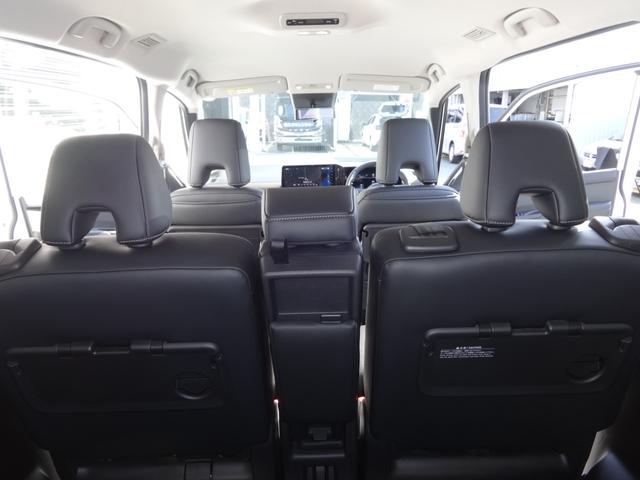 セレナ e-パワー ハイウェイスターV 純正12.3インチワイドディスプレイ&アラウンドビューモニター/両側電動スライドドア/インテリキー/車線逸脱抑制/革巻ステア/ビルトインETC/F&Rソナー/エマブレ/LEDライト/16AW/8人乗(42枚目)