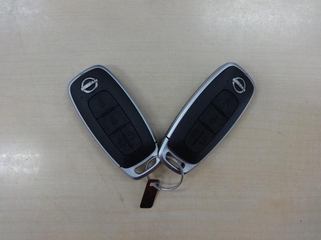 セレナ e-パワー ハイウェイスターV 純正12.3インチワイドディスプレイ&アラウンドビューモニター/両側電動スライドドア/インテリキー/車線逸脱抑制/革巻ステア/ビルトインETC/F&Rソナー/エマブレ/LEDライト/16AW/8人乗(44枚目)