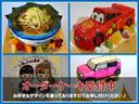 デザインは本当に様々で写真のようなケーキも作成が可能です!ちょっとしたサプライズなどに渡してみてもいいのでは!?車ではなくケーキショップだけのご利用も大歓迎です♪