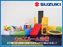 お子様連れの方には嬉しいキッズスペースもございます。長くなりがちなお車の話の間は是非こちらをご利用ください。お子様に少しでも喜んで頂けるよう玩具も多数ご用意しております♪