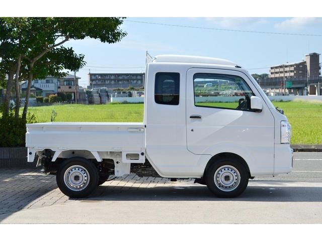 キャリイトラック 　スーパーキャリイ／Ｘ／３方開／届出済未使用車／新車保証付き／５速マニュアル車／（12枚目）