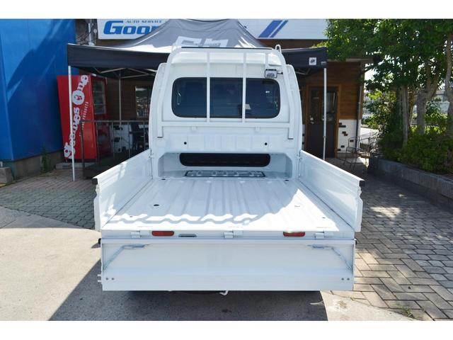 キャリイトラック 　スーパーキャリイ／Ｘ／３方開／届出済未使用車／新車保証付き／５速マニュアル車／（17枚目）