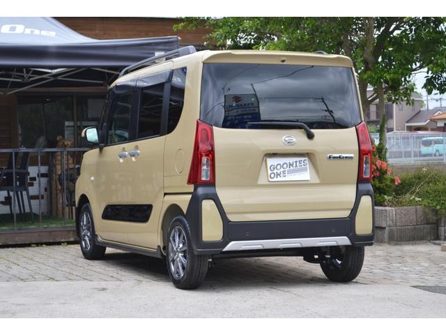 タント ファンクロス　両側電動スライドドア　バックカメラ　ＥＴＣ　ルーフレール　届出済未使用車　新車保証付き　フルフラットシート（2枚目）