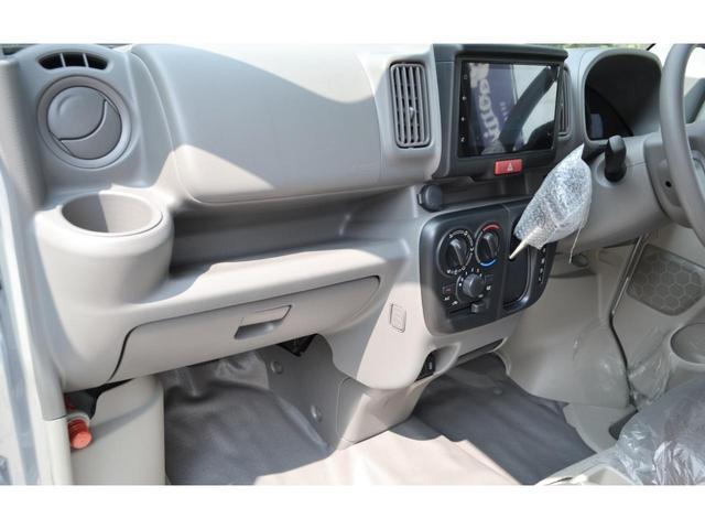 エブリイ ＰＣ　届出済未使用車　新車保証付き　スズキセーフティサポート　ディスプレィオーディオ　キーレスエントリー　パワーウィンドウ付　ＣＶＴ車　衝突軽減ブレーキ　レーンアシスト　クリアランスソナー（9枚目）