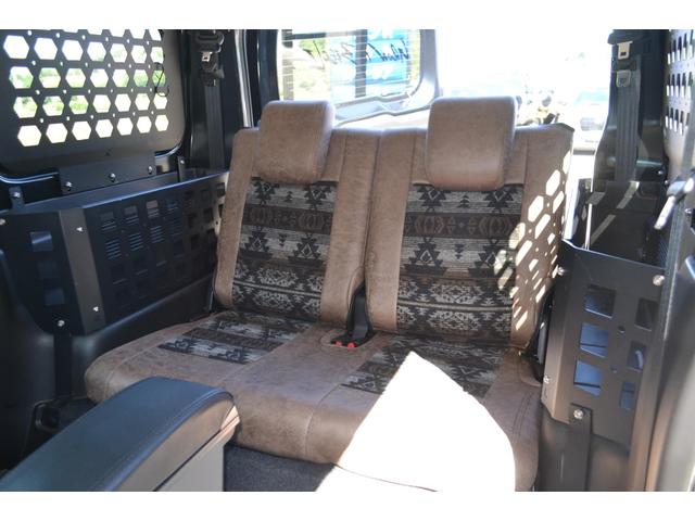 インテリアの小物やアクセサリーパーツからエクステリアの車種専用の設計パーツまで手掛けております。