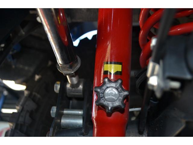 サスペンションには信頼のハイブリッジファースト製を選択！