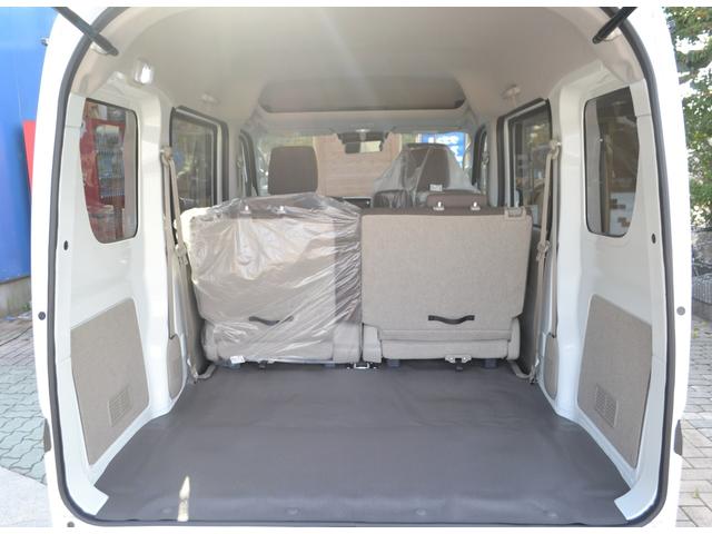 エブリイ ジョインターボ　ハイルーフ　４ＷＤ　届出済未使用車　新車保証付き　スズキセーフティサポート　両側パワースライドドア　ディスプレィオーディオ　スマートキー　プッシュスターター　シートヒーター（12枚目）