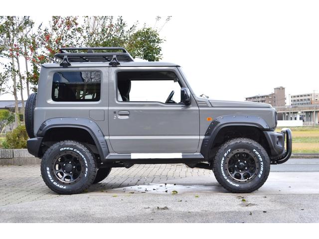 ジムニーシエラ ＪＣ　４ＷＤ　リフトアップ　フロントブルバー　ワイドオーバーフェンダー　ルーフバスケット　１６インチアルミホイール　（グレー）（2枚目）