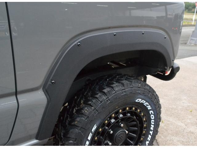 ジムニー ＸＣ　４ＷＤ　３インチリフトアップ　オープンカントリーＭＴタイヤ　　ホイールＸＪ０８　　ＧＢフェザーバンパー　ＧＢスペアタイヤカバー　（ミディアムグレー）（17枚目）