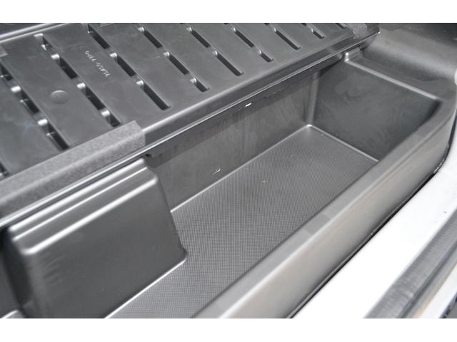 ジムニー ＸＣ　４ＷＤ　３インチリフトアップ　オープンカントリーＭＴタイヤ　　ホイールＸＪ０８　　ＧＢフェザーバンパー　ＧＢスペアタイヤカバー　（ミディアムグレー）（31枚目）