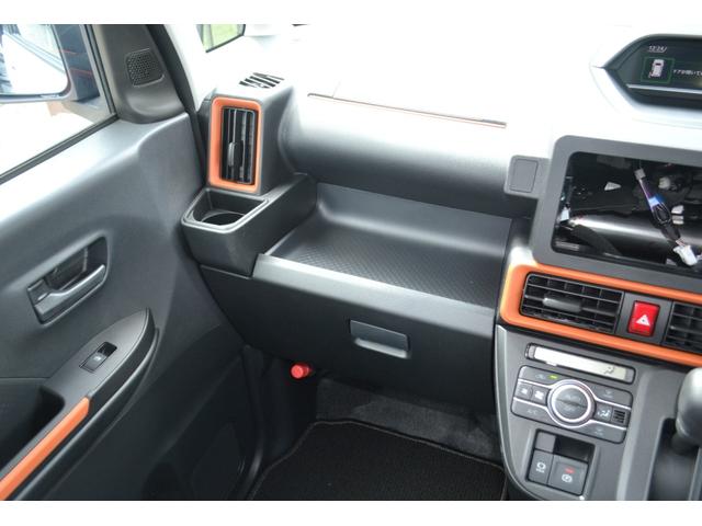 タント ファンクロス　両側電動スライドドア　シートヒーター　フォグランプ　フルフラットシート　バックカメラ　ＥＴＣ　ルーフレール　届出済未使用車　新車保証付き（6枚目）