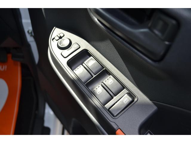 タント ファンクロス　両側電動スライドドア　シートヒーター　フォグランプ　フルフラットシート　バックカメラ　ＥＴＣ　ルーフレール　届出済未使用車　新車保証付き（8枚目）