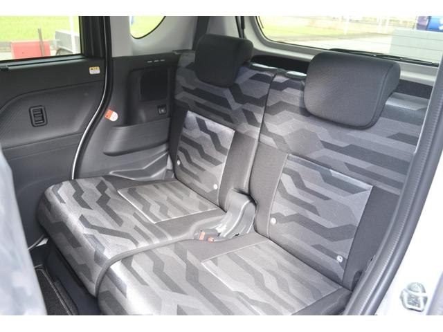 タント ファンクロス　両側電動スライドドア　シートヒーター　フォグランプ　フルフラットシート　バックカメラ　ＥＴＣ　ルーフレール　届出済未使用車　新車保証付き（9枚目）