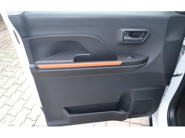 タント ファンクロス　両側電動スライドドア　シートヒーター　フォグランプ　フルフラットシート　バックカメラ　ＥＴＣ　ルーフレール　届出済未使用車　新車保証付き（12枚目）