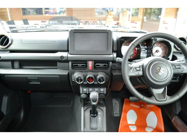 ジムニー ＸＣ　４ＷＤ　ＧＢ新車コンプリートカー　超軽量アルミバンパー　３インチリフトアップカスタム　ＴＯＹＯＭＴタイヤ　ＭＬＪホイール　ルーフキャリア　ワイドセンターリアラダー　新車保証付き（2枚目）