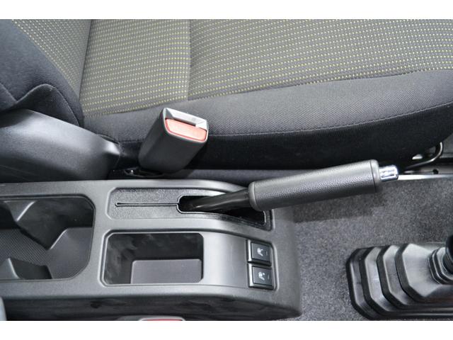 ジムニー ＸＣ　４ＷＤ　ＧＢ新車コンプリートカー　超軽量アルミバンパー　３インチリフトアップカスタム　ＴＯＹＯＭＴタイヤ　ＭＬＪホイール　ルーフキャリア　ワイドセンターリアラダー　新車保証付き（11枚目）