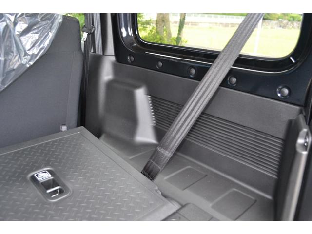 ジムニー ＸＣ　４ＷＤ　ＧＢ新車コンプリートカー　超軽量アルミバンパー　３インチリフトアップカスタム　ＴＯＹＯＭＴタイヤ　ＭＬＪホイール　ルーフキャリア　ワイドセンターリアラダー　新車保証付き（16枚目）