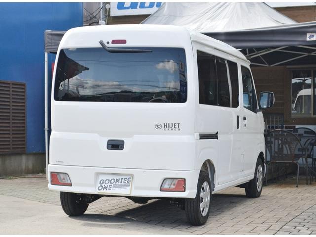 ハイゼットカーゴ クルーズ　アイドリングストップ　届出済未使用車　新車保証付き　安全装備　（ホワイト）（4枚目）