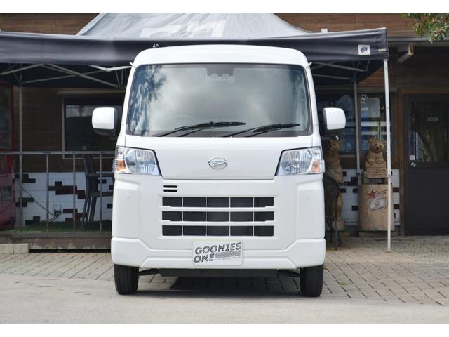 ハイゼットカーゴ クルーズ　アイドリングストップ　届出済未使用車　新車保証付き　安全装備　（ホワイト）（5枚目）