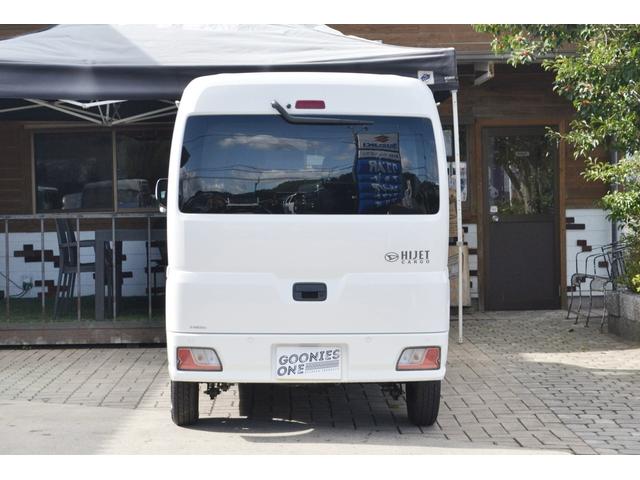 ハイゼットカーゴ クルーズ　アイドリングストップ　届出済未使用車　新車保証付き　安全装備　（ホワイト）（6枚目）