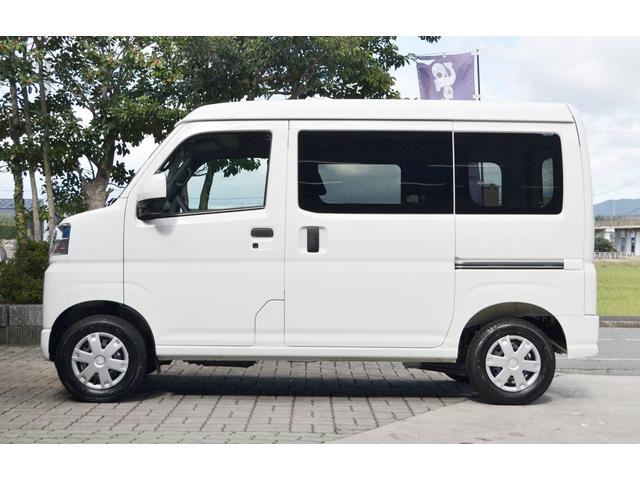 ハイゼットカーゴ クルーズ　アイドリングストップ　届出済未使用車　新車保証付き　安全装備　（ホワイト）（7枚目）