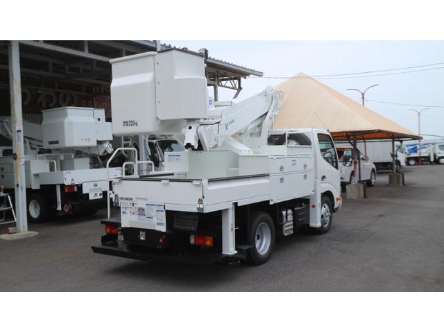 デュトロ 　タダノ高所作業車　ＡＴ１２１ＴＴＥ　電工仕様　作業床高１２．１Ｍ　ＦＲＰ２００ＫＧバケット　第３ＦＲＰブーム（3枚目）
