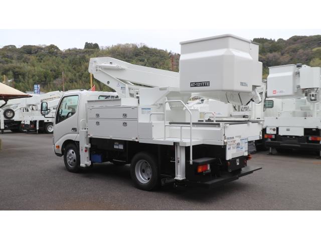 デュトロ 　タダノ高所作業車　ＡＴ１２１ＴＴＥ　電工仕様　作業床高１２．１Ｍ　ＦＲＰ２００ＫＧバケット　第３ＦＲＰブーム（4枚目）