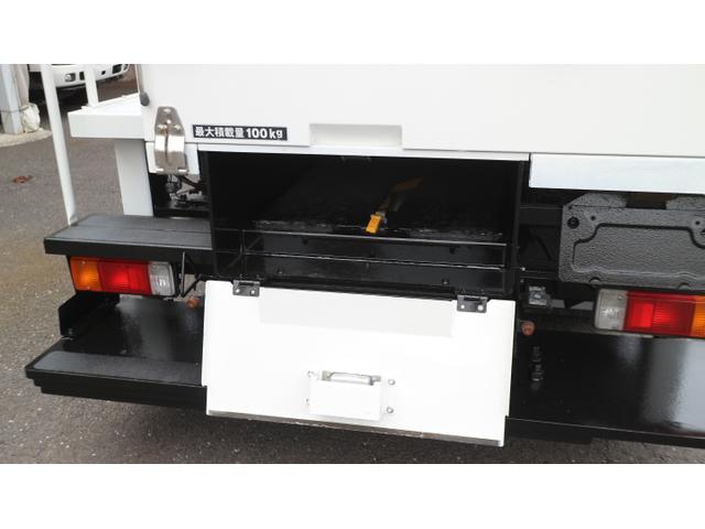 デュトロ 　タダノ高所作業車　ＡＴ１２１ＴＴＥ　電工仕様　作業床高１２．１Ｍ　ＦＲＰ２００ＫＧバケット　第３ＦＲＰブーム（7枚目）