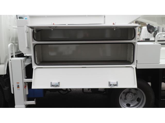 デュトロ 　タダノ高所作業車　ＡＴ１２１ＴＴＥ　電工仕様　作業床高１２．１Ｍ　ＦＲＰ２００ＫＧバケット　第３ＦＲＰブーム（9枚目）