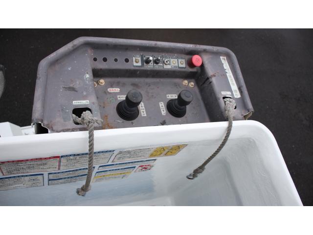 エルフトラック 　タダノ高所作業車　ＡＴ１１０ＴＴＥ　作業床高１１Ｍ　電工仕様　第３ＦＲＰブーム　アウトリガー自動張り出し格納　ブーム自動格納　ＦＲＰ２００ＫＧバケット（16枚目）