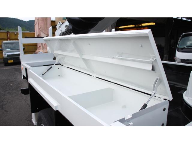 ヒノレンジャー 　アイチ　穴掘建駐車　Ｄ７０Ａ　大型　最大積載量１５５０ＫＧ　ＪＯ７Ｅ　ターボ　Ｆ６速　モーメントリミッター無し　上物同年（8枚目）