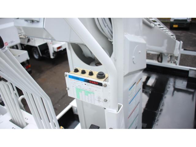 ヒノレンジャー 　アイチ　穴掘建駐車　Ｄ７０Ａ　大型　最大積載量１５５０ＫＧ　ＪＯ７Ｅ　ターボ　Ｆ６速　モーメントリミッター無し　上物同年（12枚目）
