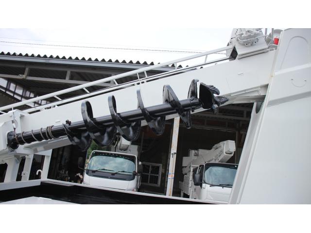 ヒノレンジャー 　アイチ　穴掘建駐車　Ｄ７０Ａ　大型　最大積載量１５５０ＫＧ　ＪＯ７Ｅ　ターボ　Ｆ６速　モーメントリミッター無し　上物同年（16枚目）