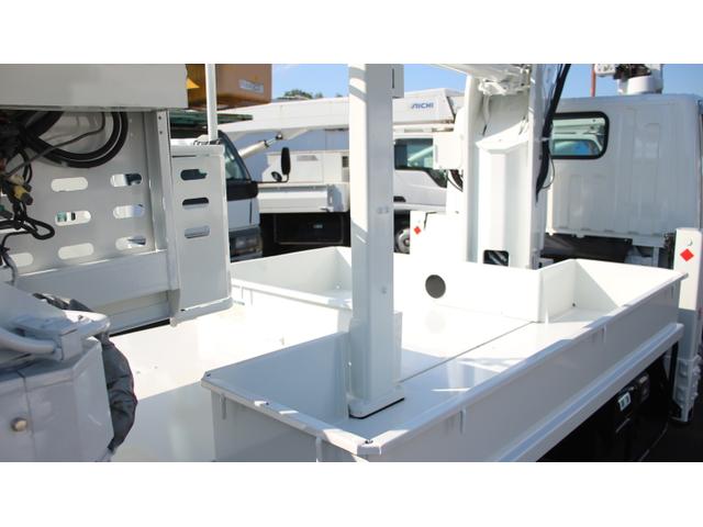 キャンター 　アイチ高所作業車　ＳＢ１２Ａ　作業床高１２Ｍ　鉄２００ＫＧバケット　ブーム自動格納　第３第２アルミブーム（6枚目）