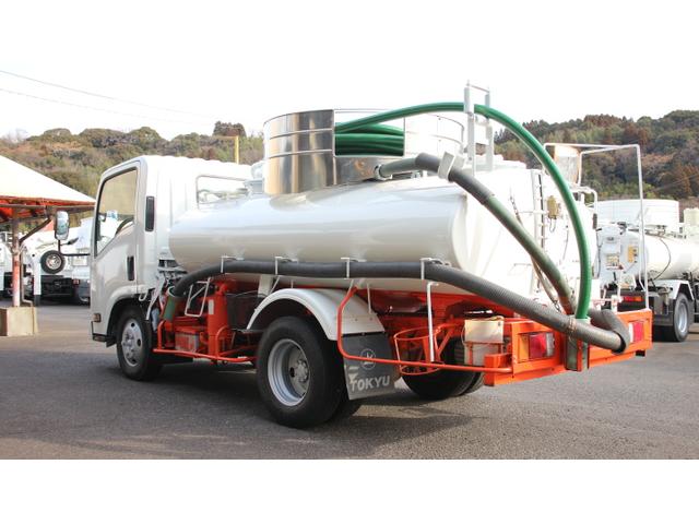 エルフトラック 　東急　糞尿車　ＶＣ３　衛生車　バキュームカー　最大積載量３０００ＫＧ　ターボ（4枚目）