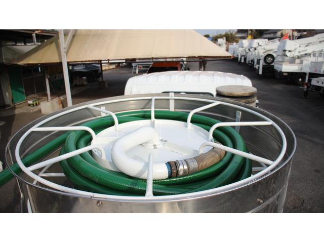 エルフトラック 　東急　糞尿車　ＶＣ３　衛生車　バキュームカー　最大積載量３０００ＫＧ　ターボ（6枚目）