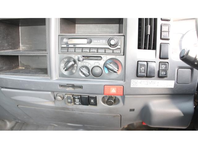 エルフトラック 　東急　糞尿車　ＶＣ３　衛生車　バキュームカー　最大積載量３０００ＫＧ　ターボ（17枚目）